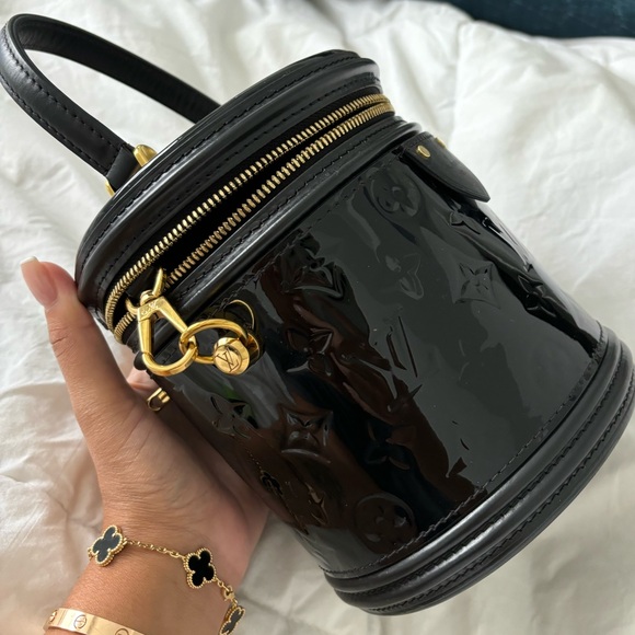 Louis Vuitton Patent leather Cross Body! - Picture 1 of 5